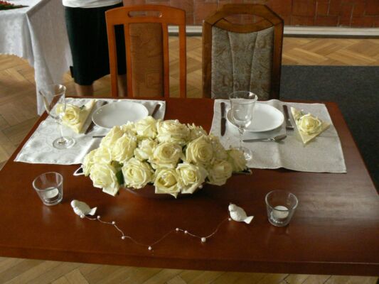 weselna dekoracja stołu - kurs florystyki gdańsk